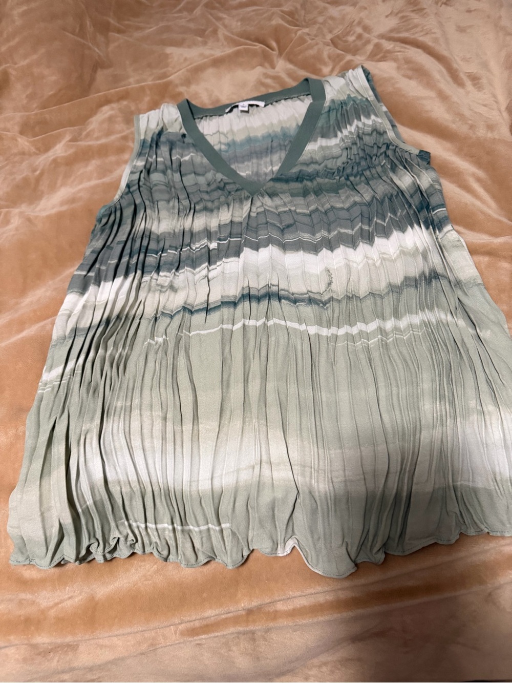 Daniel Rainn 2 DR2 Pleated Sleeveless V-Neck Top - Sage Green Women’s Small